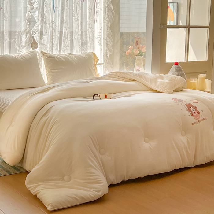 91家纺网 家纺一手货源 找家纺 漫仙阁家纺 2025年新款烫画糯糯棉被子春秋被冬被 单人双人被子 小浣熊