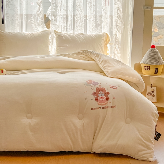 91家纺网 家纺一手货源 找家纺 漫仙阁家纺 2025年新款烫画糯糯棉被子春秋被冬被 单人双人被子 小浣熊