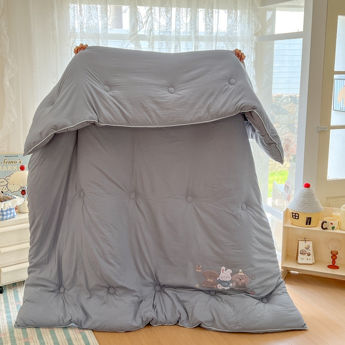 91家纺网 家纺一手货源 找家纺 漫仙阁家纺 2025年新款烫画糯糯棉被子春秋被冬被 单人双人被子 狗狗家族