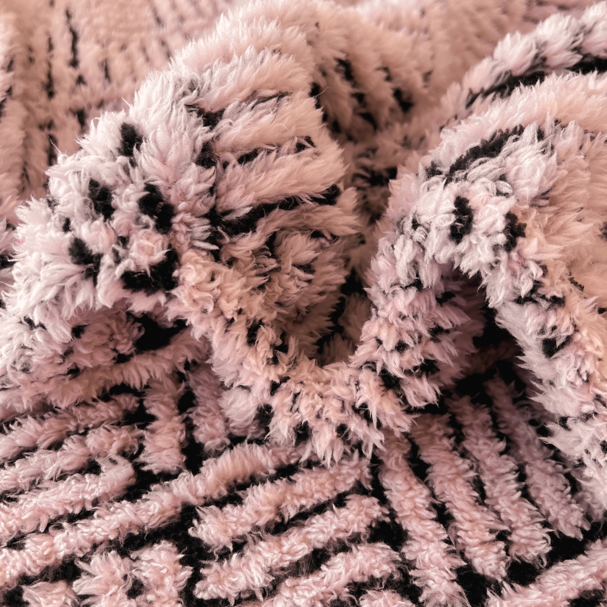 91家纺网 家纺一手货源 找家纺 （总）莱家富 2025新款暖绒舒棉绒床笠-梦境系列（可供跨境外贸抽空压缩爆款首选）