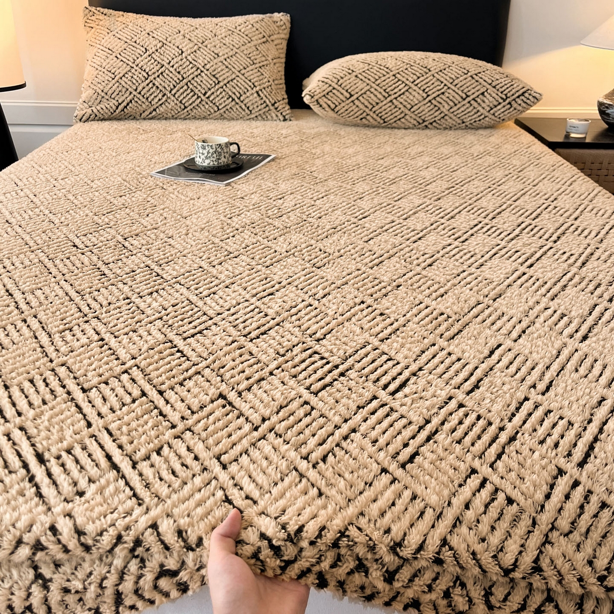 91家纺网 家纺一手货源 找家纺 莱家富 2026新款暖绒舒棉绒床笠-梦境系列（可供跨境外贸抽空压缩爆款首选） 梦境-米驼