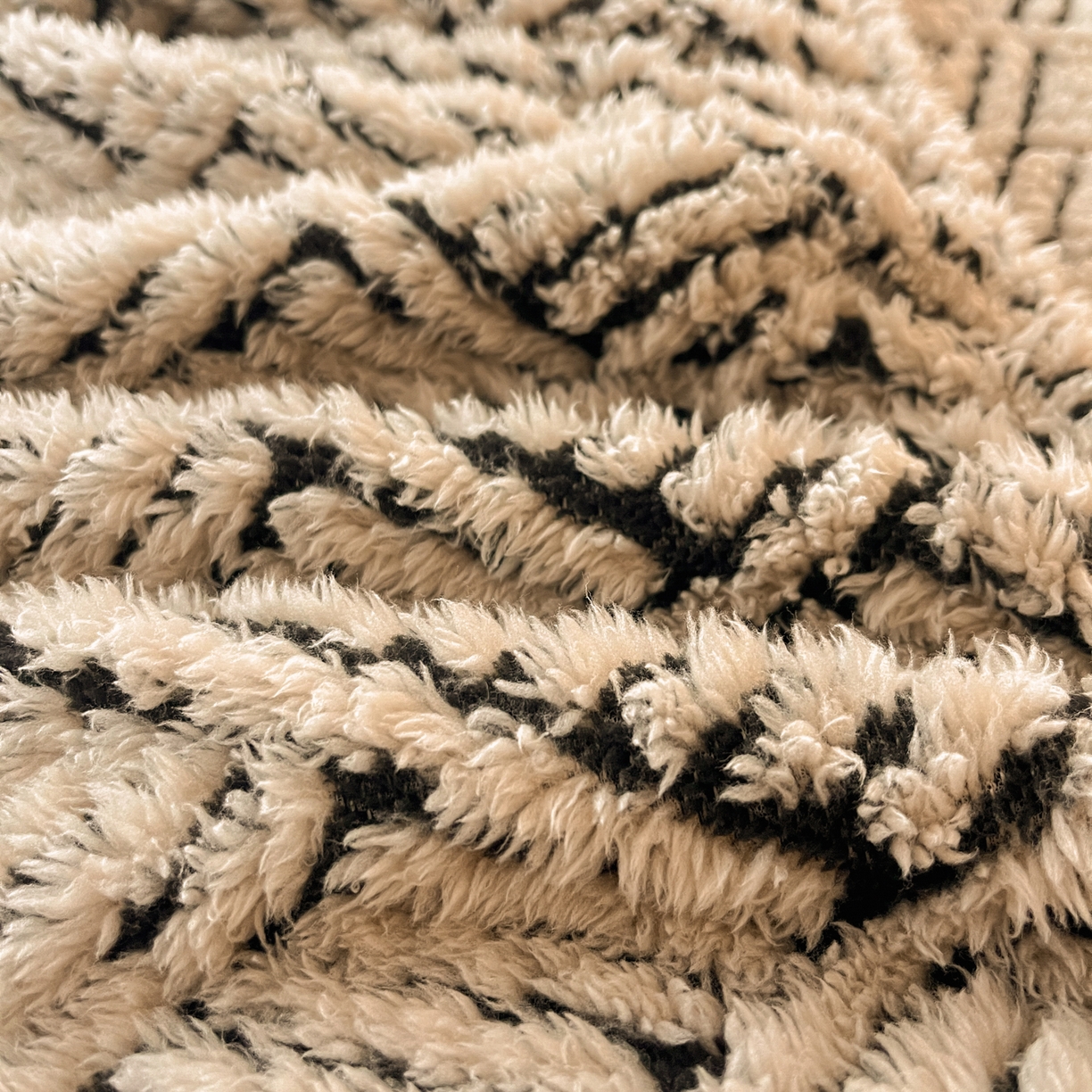 91家纺网 家纺一手货源 找家纺 莱家富 2026新款暖绒舒棉绒床笠-梦境系列（可供跨境外贸抽空压缩爆款首选） 梦境-米驼