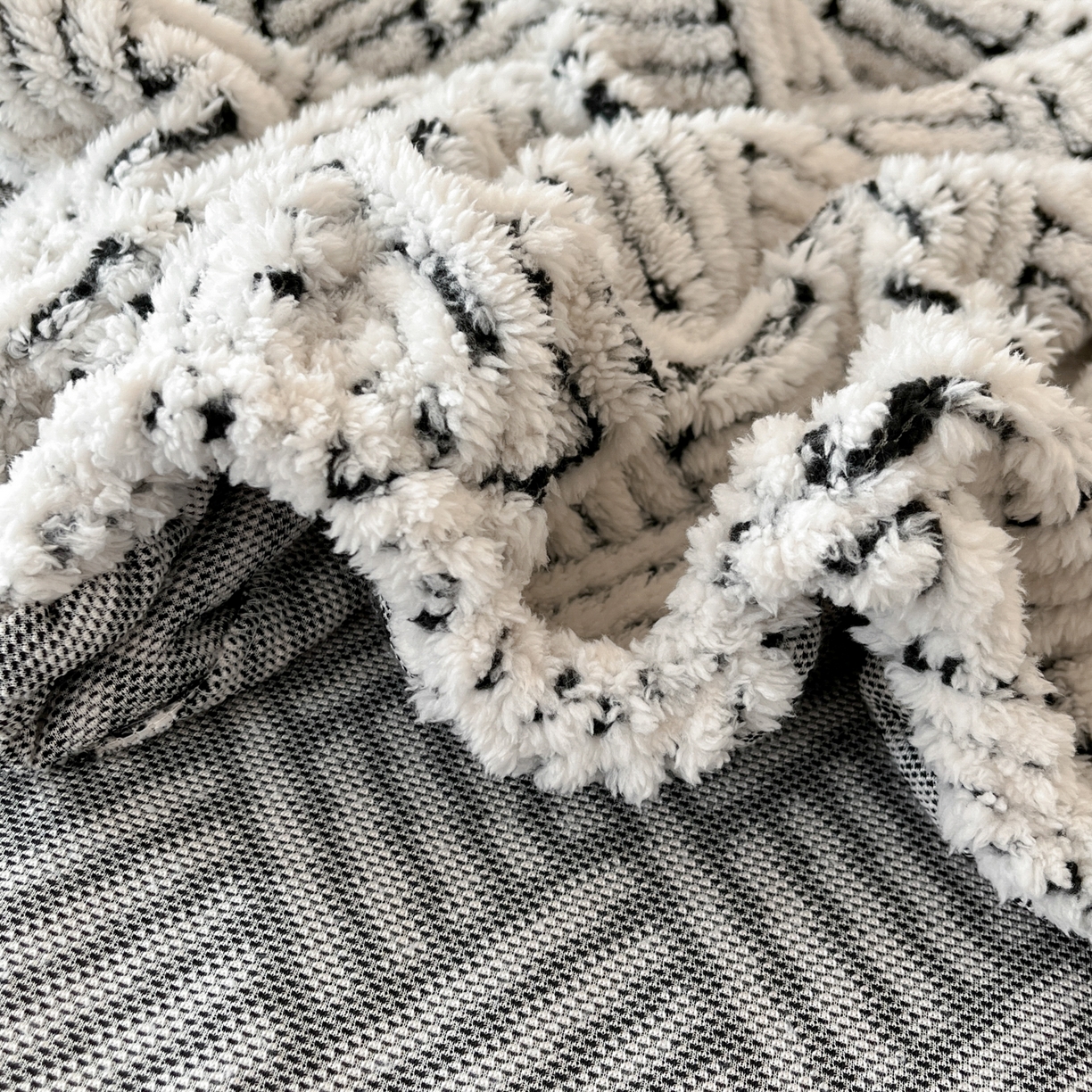 91家纺网 家纺一手货源 找家纺 莱家富 2026新款暖绒舒棉绒床笠-梦境系列（可供跨境外贸抽空压缩爆款首选） 梦境-幻白