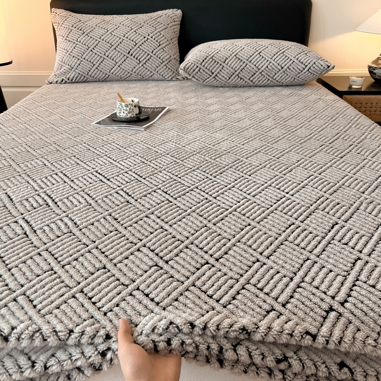 91家纺网 家纺一手货源 找家纺 莱家富 2026新款暖绒舒棉绒床笠-梦境系列（可供跨境外贸抽空压缩爆款首选） 梦境-雾灰