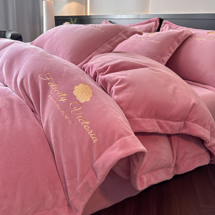 91家纺网 家纺一手货源 找家纺 （总）鸿织源2025新款-茶颜系列 宝宝绒宽边四件套