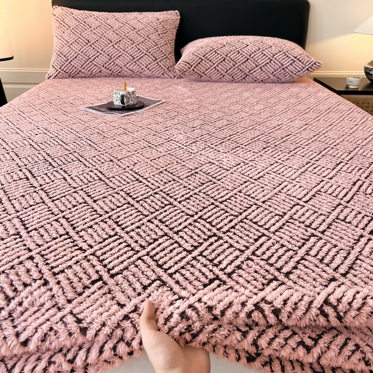 91家纺网 家纺一手货源 找家纺 莱家富 2026新款暖绒舒棉绒床笠-梦境系列（可供跨境外贸抽空压缩爆款首选） 梦境-粉玉