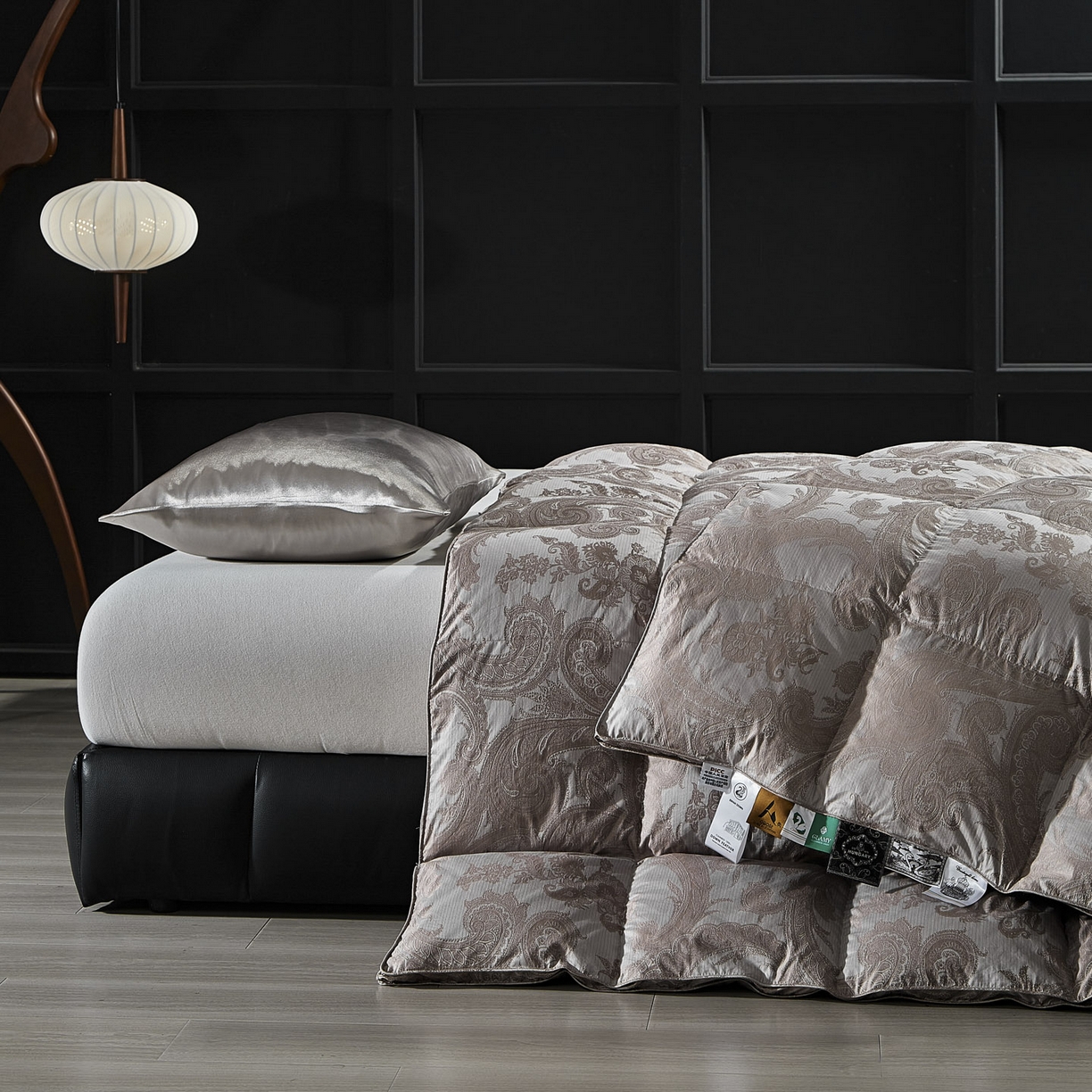 91家纺网 家纺一手货源 找家纺 暖羽屋羽绒馆 2025新款羽绒丝被子 鹅毛被 双人羽毛被 2米羽绒被子 婚庆羽绒被芯180s大提花 D浮云 咖灰