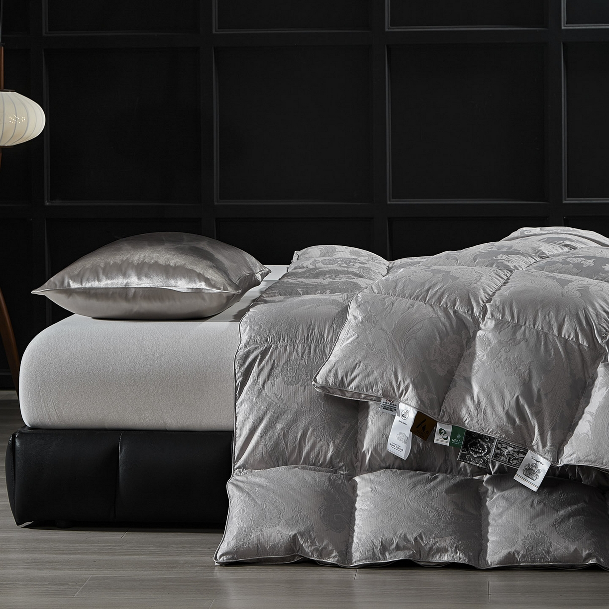 91家纺网 家纺一手货源 找家纺 暖羽屋羽绒馆 2025新款羽绒丝被子 鹅毛被 双人羽毛被 2米羽绒被子 婚庆羽绒被芯180s大提花 D浮云 银白