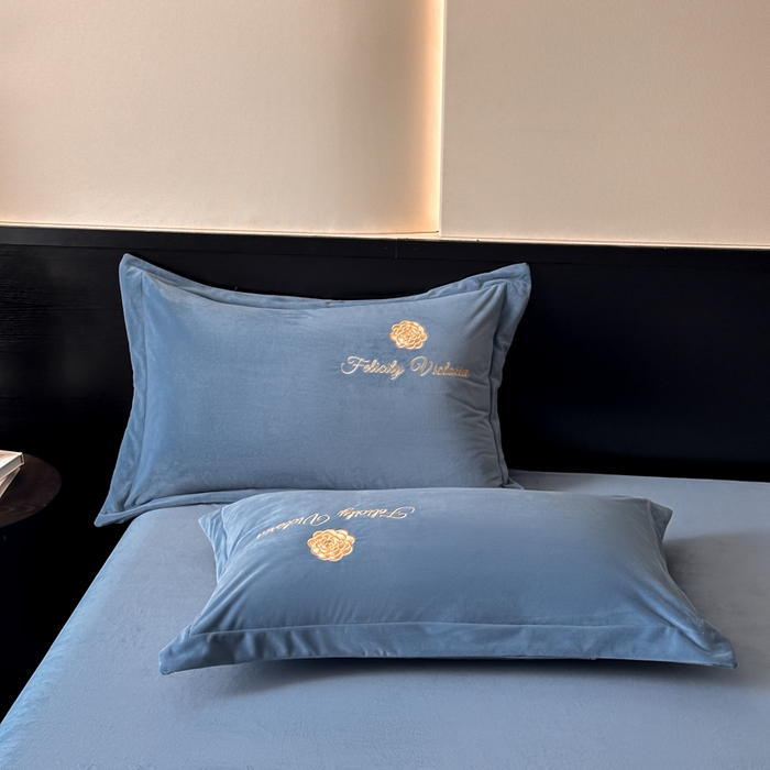 91家纺网 家纺一手货源 找家纺 鸿织源2025新款-茶颜系列 宝宝绒宽边四件套 茶颜-宝兰