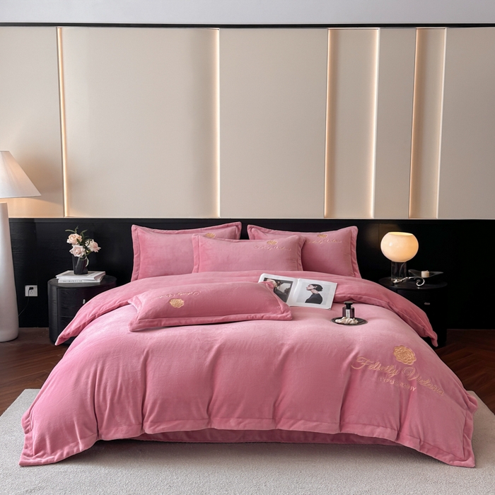 91家纺网 家纺一手货源 找家纺 鸿织源2025新款-茶颜系列 宝宝绒宽边四件套 茶颜-豆沙