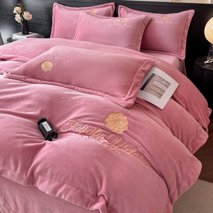 91家纺网 家纺一手货源 找家纺 鸿织源2025新款-茶颜系列 宝宝绒宽边四件套 茶颜-豆沙