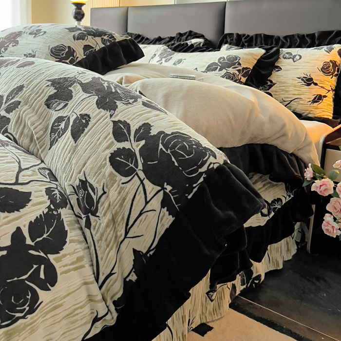 鸿织源家纺 2025新款A类法式高克重烂花雕花牛奶绒四件套 陌上花开