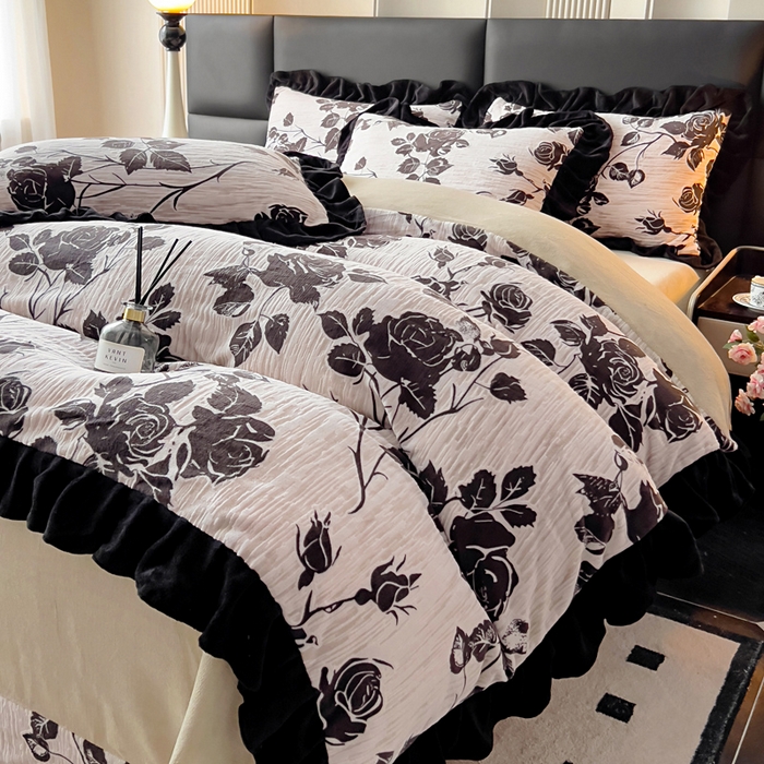 91家纺网 家纺一手货源 找家纺 鸿织源家纺 2025新款A类法式高克重烂花雕花牛奶绒四件套 陌上花开-蔷薇