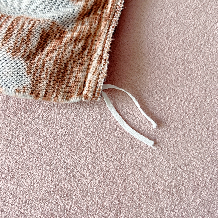 91家纺网 家纺一手货源 找家纺 鸿织源家纺 2025新款A类法式高克重烂花雕花牛奶绒四件套 墨韵叠香-粉