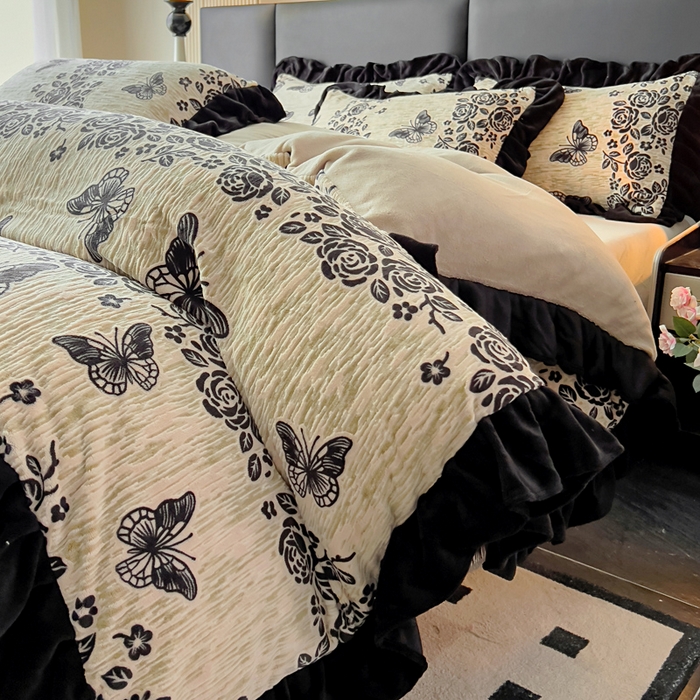 鸿织源家纺 2025新款A类法式高克重烂花雕花牛奶绒四件套 墨韵叠香-奶兮