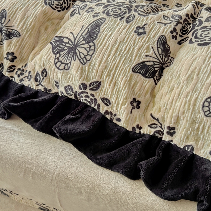 91家纺网 家纺一手货源 找家纺 鸿织源家纺 2025新款A类法式高克重烂花雕花牛奶绒四件套 墨韵叠香-奶兮