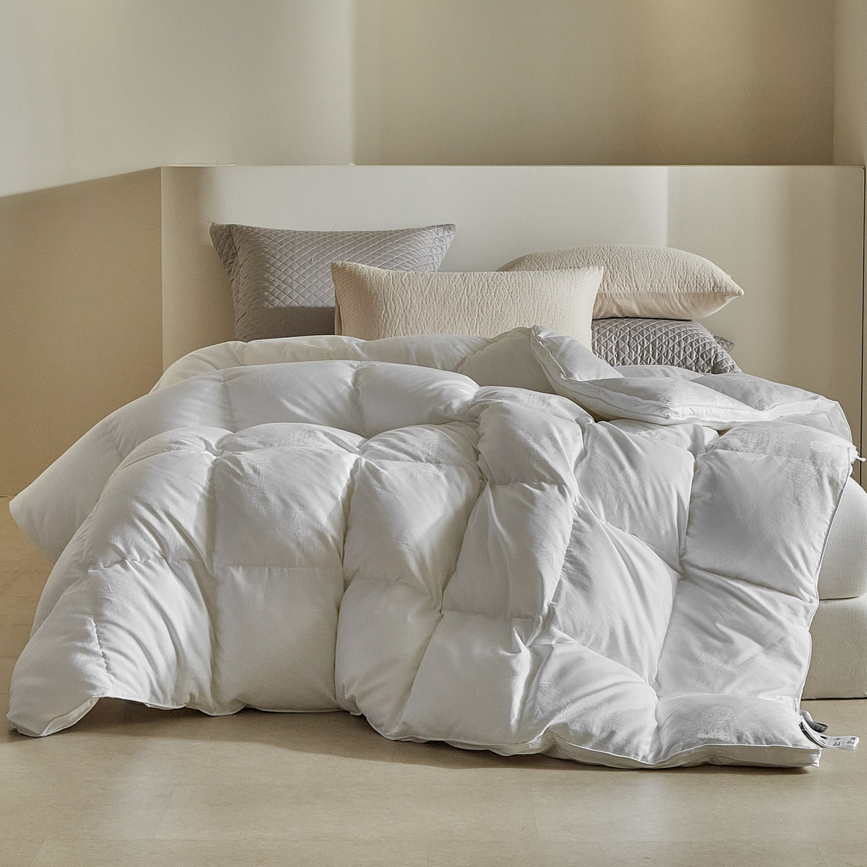 91家纺网 家纺一手货源 找家纺 （总）暖羽屋羽绒馆 2025新款60s纯棉大提花羽绒被芯 白鹅绒丝被 羽毛被子 加厚双层冬被 两米双人冬被