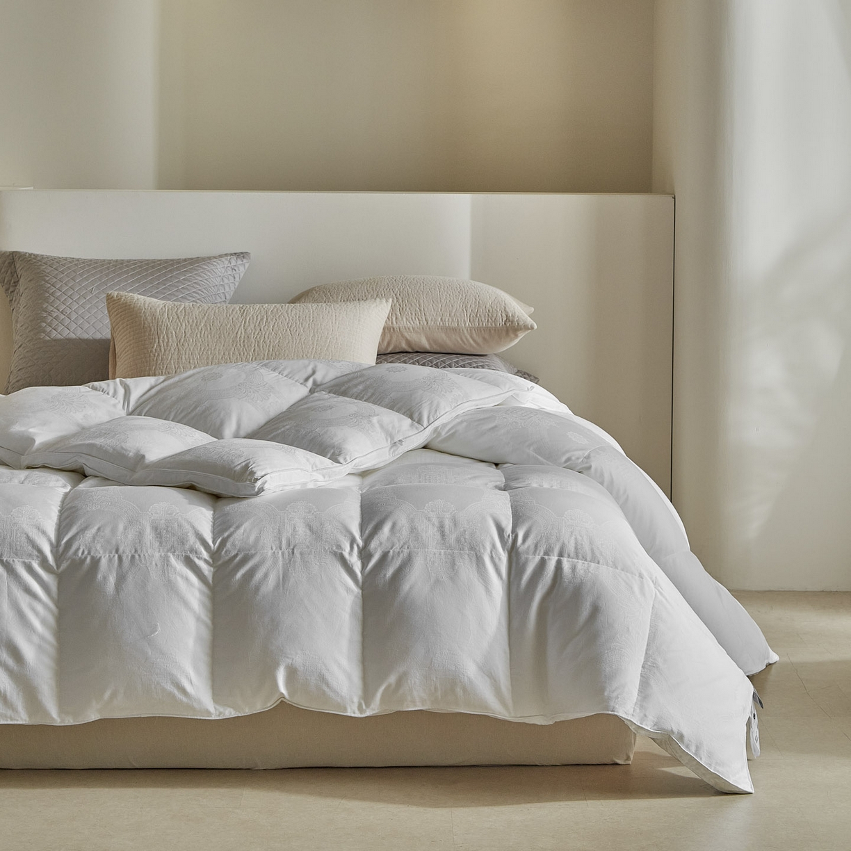 91家纺网 家纺一手货源 找家纺 暖羽屋羽绒馆 2025新款60s纯棉大提花羽绒被芯 白鹅绒丝被 羽毛被子 加厚双层冬被 两米双人冬被 普希斯 白