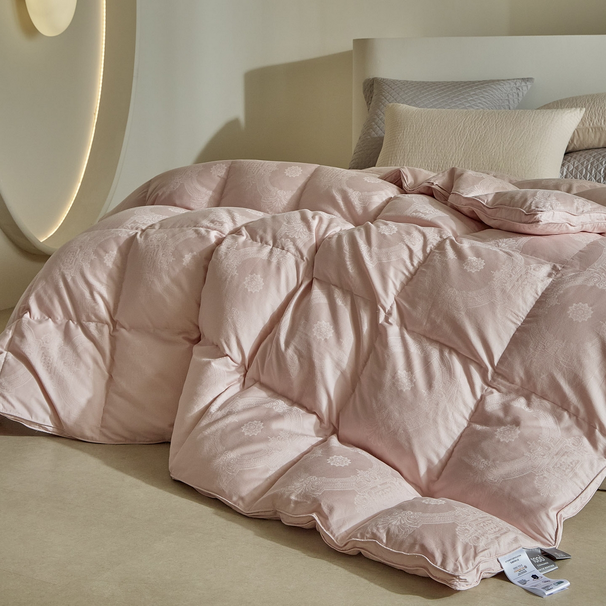 91家纺网 家纺一手货源 找家纺 暖羽屋羽绒馆 2025新款60s纯棉大提花羽绒被芯 白鹅绒丝被 羽毛被子 加厚双层冬被 两米双人冬被 普希斯 粉