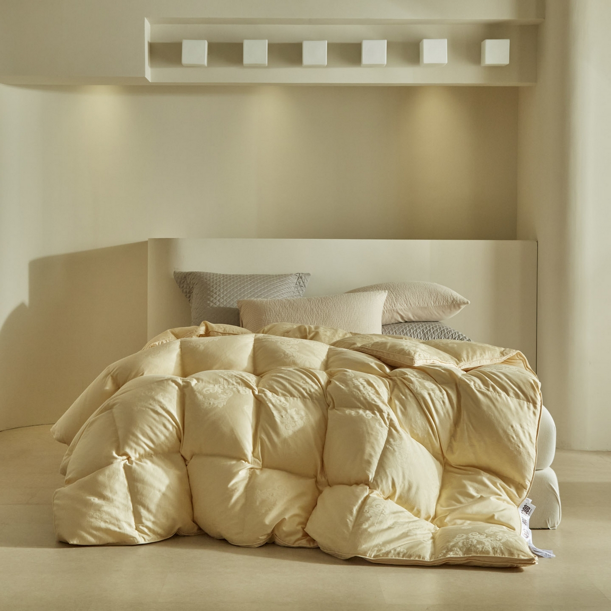 91家纺网 家纺一手货源 找家纺 暖羽屋羽绒馆 2025新款60s纯棉大提花羽绒被芯 白鹅绒丝被 羽毛被子 加厚双层冬被 两米双人冬被 普希斯 耀金