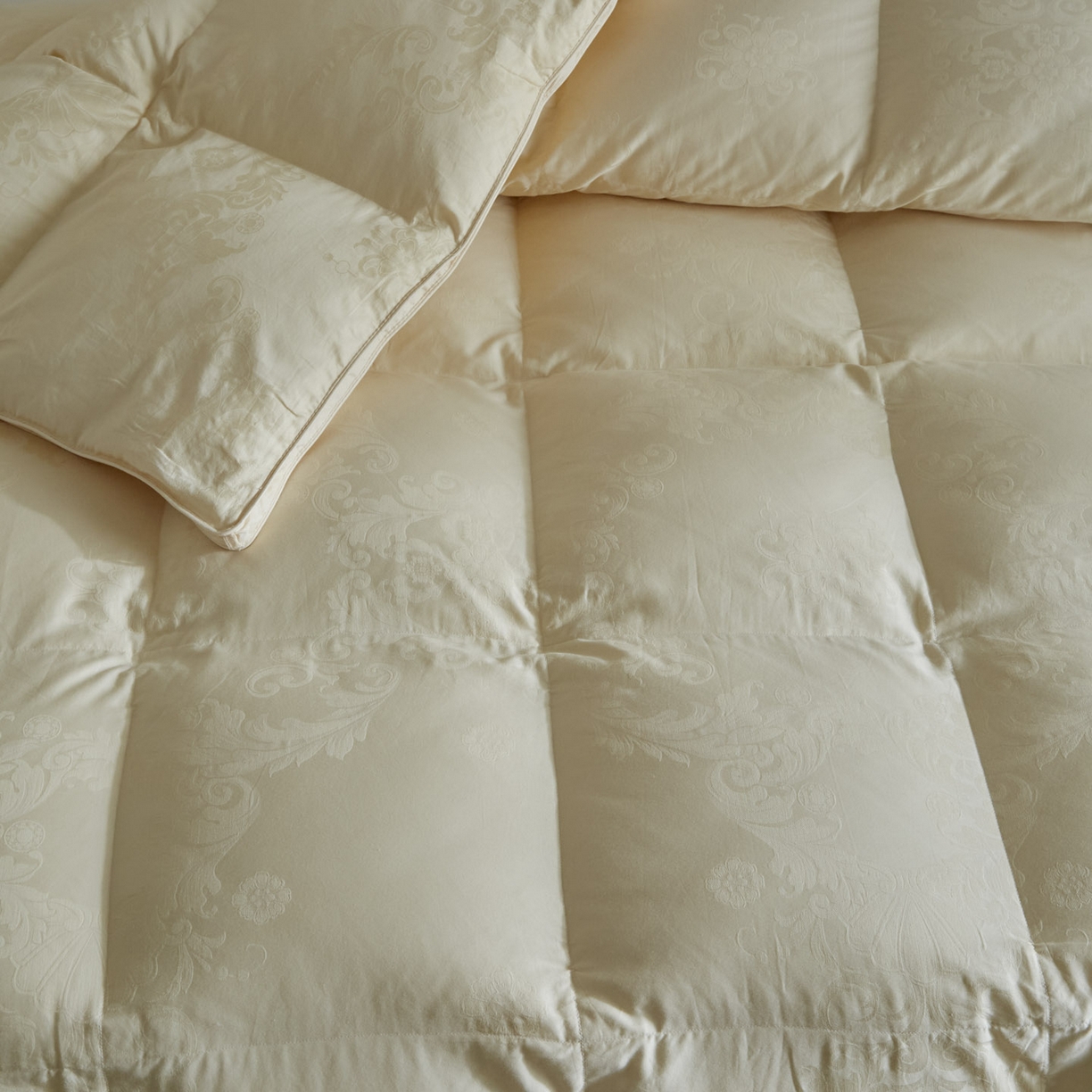 91家纺网 家纺一手货源 找家纺 暖羽屋羽绒馆 2025新款60s纯棉大提花羽绒被芯 白鹅绒丝被 羽毛被子 加厚双层冬被 两米双人冬被 普希斯 棕金