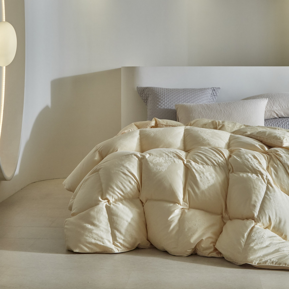 91家纺网 家纺一手货源 找家纺 暖羽屋羽绒馆 2025新款60s纯棉大提花羽绒被芯 白鹅绒丝被 羽毛被子 加厚双层冬被 两米双人冬被 普希斯 棕金