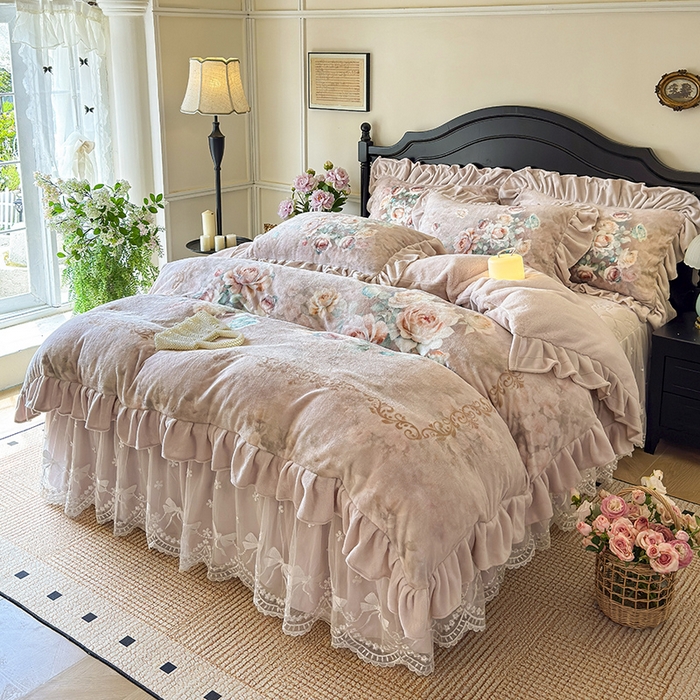 91家纺网 家纺一手货源 找家纺 （总）宜凡家纺 2025新款牛奶绒5D数码大板印花床裙四件套