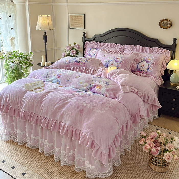 91家纺网 家纺一手货源 找家纺 （总）宜凡家纺 2025新款牛奶绒5D数码大板印花床裙四件套