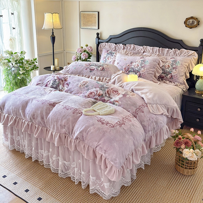 91家纺网 家纺一手货源 找家纺 （总）宜凡家纺 2025新款牛奶绒5D数码大板印花床裙四件套