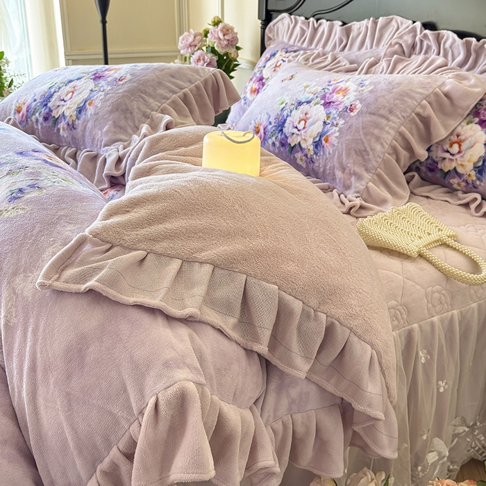 91家纺网 家纺一手货源 找家纺 （总）宜凡家纺 2025新款牛奶绒5D数码大板印花床裙四件套