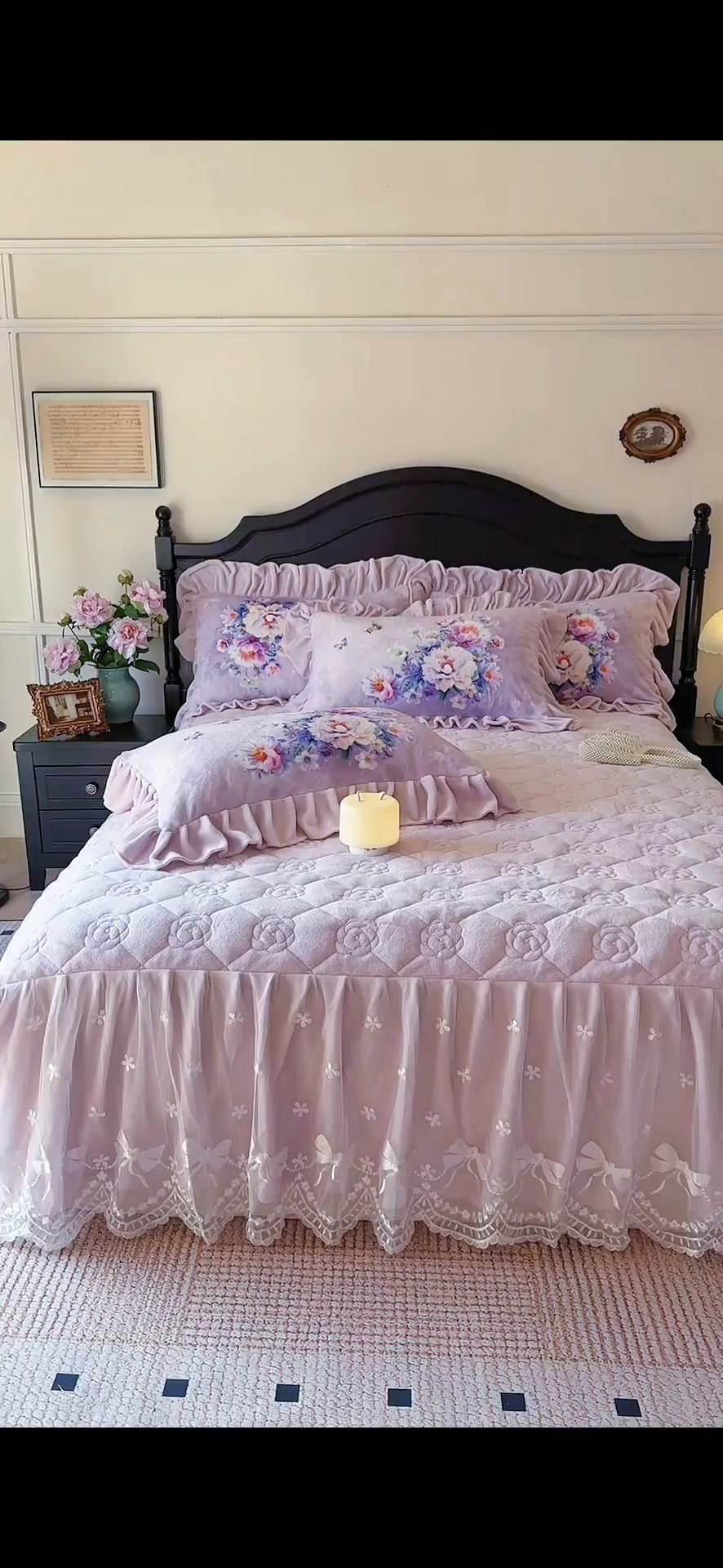 91家纺网 家纺一手货源 找家纺 宜凡家纺 2025新款牛奶绒5D数码大板印花床裙四件套 浪漫花舞 紫