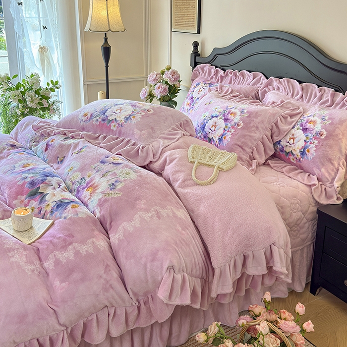 91家纺网 家纺一手货源 找家纺 （总）宜凡家纺 2025新款牛奶绒5D数码大板印花床盖四件套