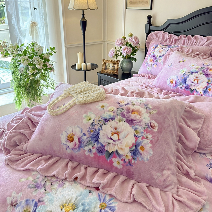 91家纺网 家纺一手货源 找家纺 （总）宜凡家纺 2025新款牛奶绒5D数码大板印花床盖四件套