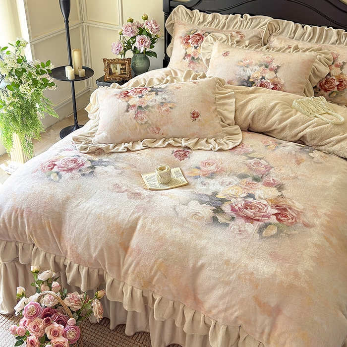 91家纺网 家纺一手货源 找家纺 宜凡家纺 2025新款牛奶绒5D数码大板印花床盖四件套 玫瑰庄园 香槟