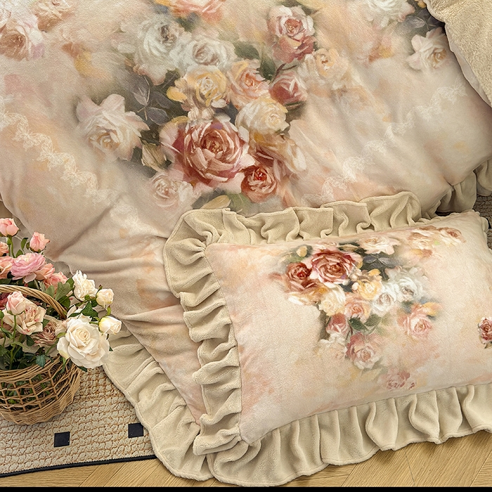 91家纺网 家纺一手货源 找家纺 宜凡家纺 2025新款牛奶绒5D数码大板印花床盖四件套 玫瑰庄园 香槟
