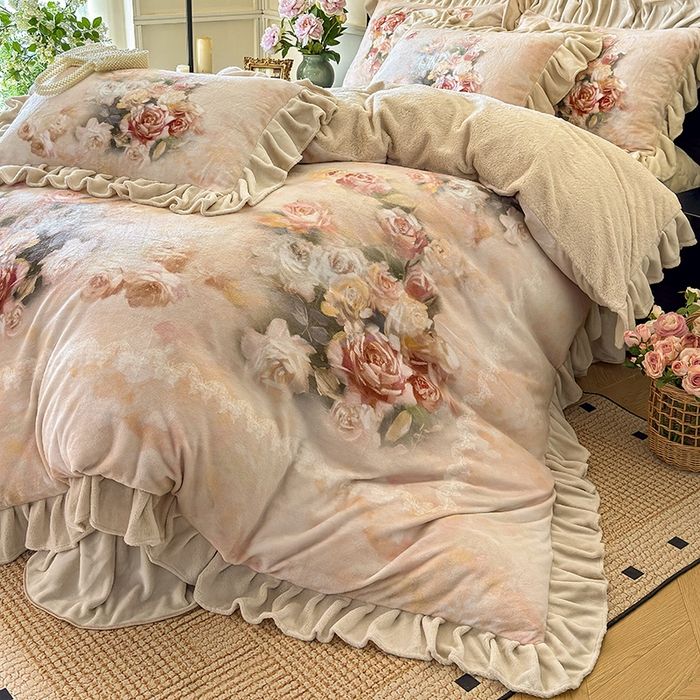 91家纺网 家纺一手货源 找家纺 宜凡家纺 2025新款牛奶绒5D数码大板印花床盖四件套 玫瑰庄园 香槟
