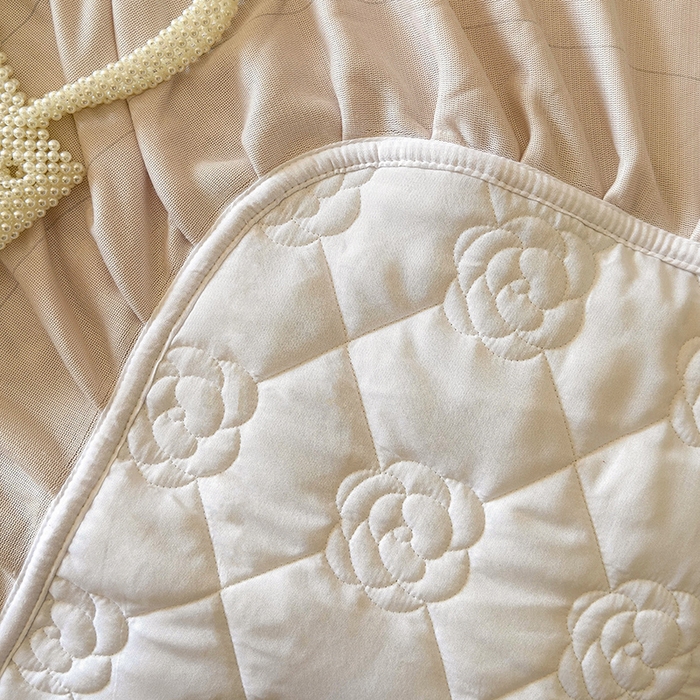 91家纺网 家纺一手货源 找家纺 宜凡家纺 2025新款牛奶绒5D数码大板印花床盖四件套 诺曼庄园 浅卡其