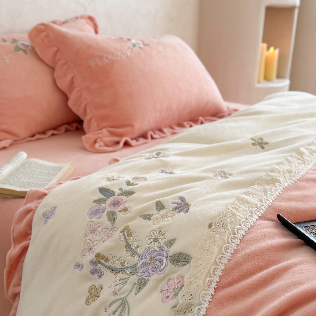 91家纺网 家纺一手货源 找家纺 可以家居  2025新款高克重全消光超细旦奶芙云绒四件套-玛利亚系列 粉豆沙