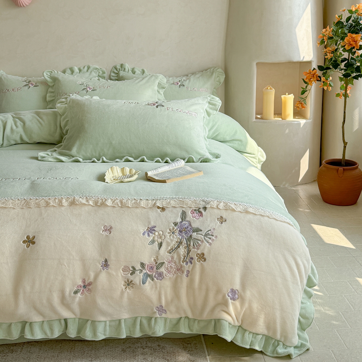 91家纺网 家纺一手货源 找家纺 可以家居  2025新款高克重全消光超细旦奶芙云绒四件套-玛利亚系列 新芽绿