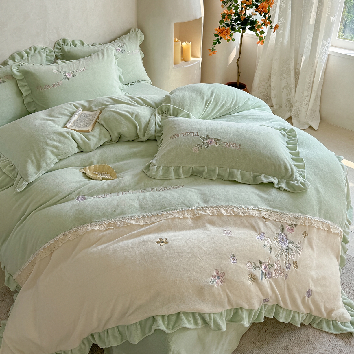 91家纺网 家纺一手货源 找家纺 可以家居  2025新款高克重全消光超细旦奶芙云绒四件套-玛利亚系列 新芽绿