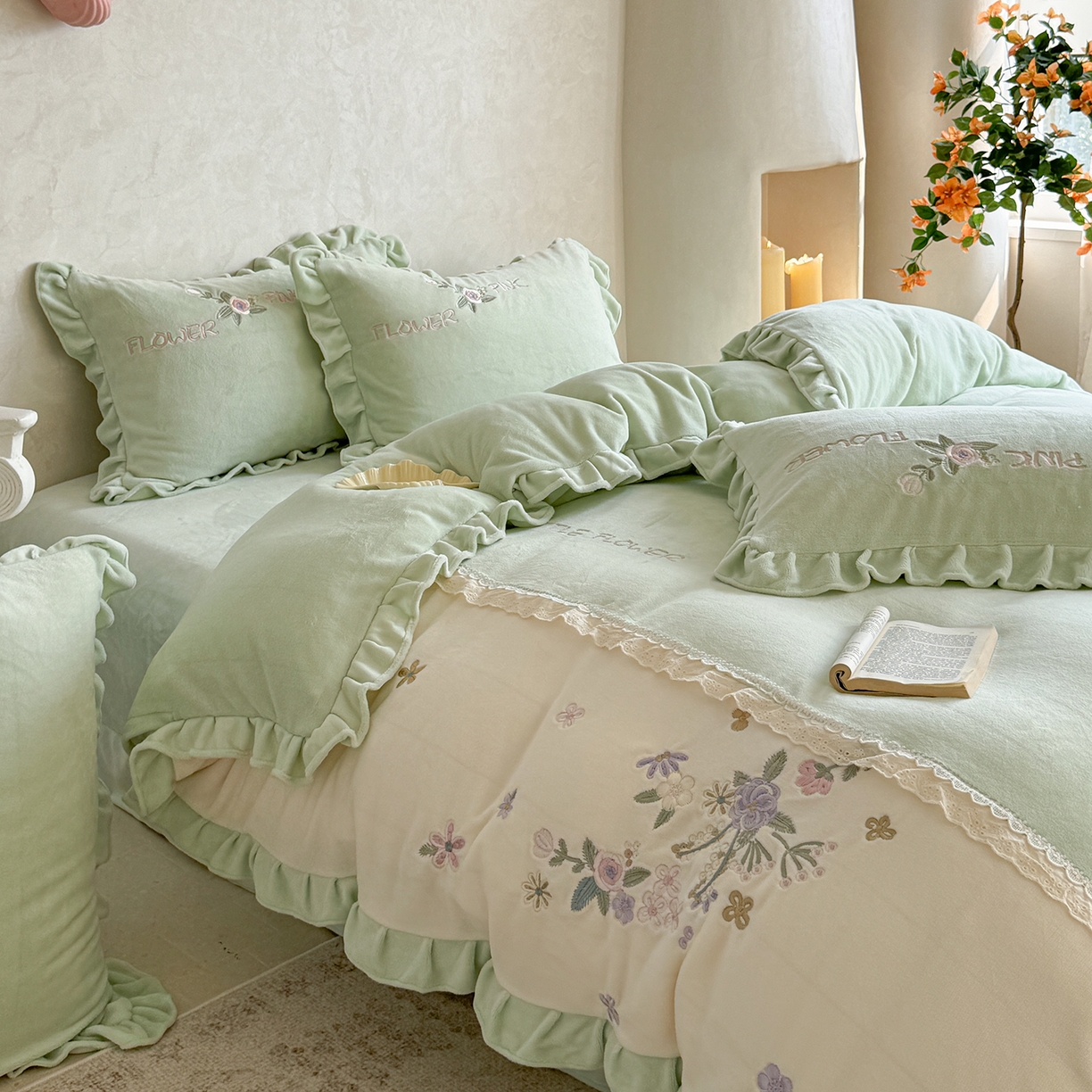 91家纺网 家纺一手货源 找家纺 可以家居  2025新款高克重全消光超细旦奶芙云绒四件套-玛利亚系列 新芽绿