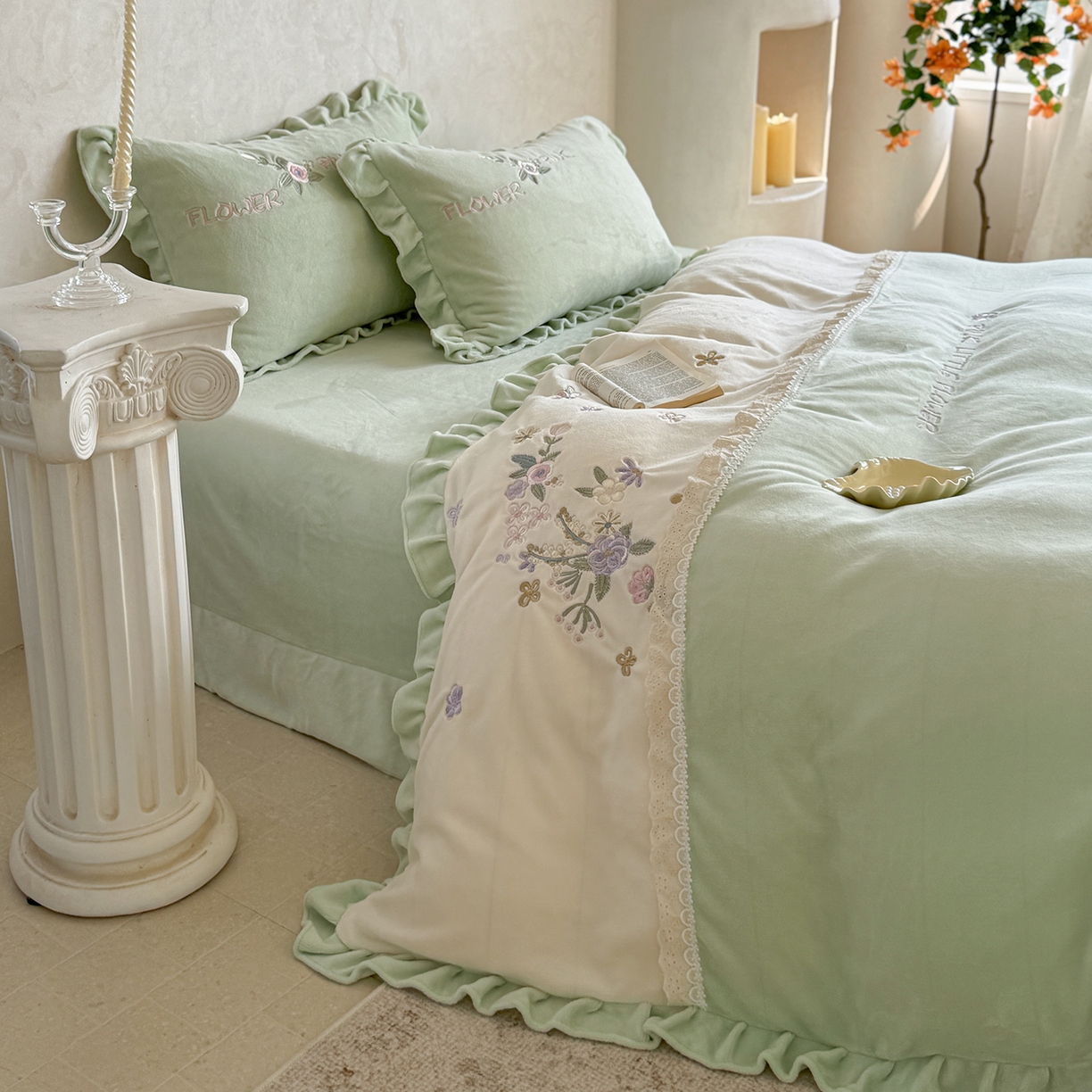 91家纺网 家纺一手货源 找家纺 可以家居  2025新款高克重全消光超细旦奶芙云绒四件套-玛利亚系列 新芽绿