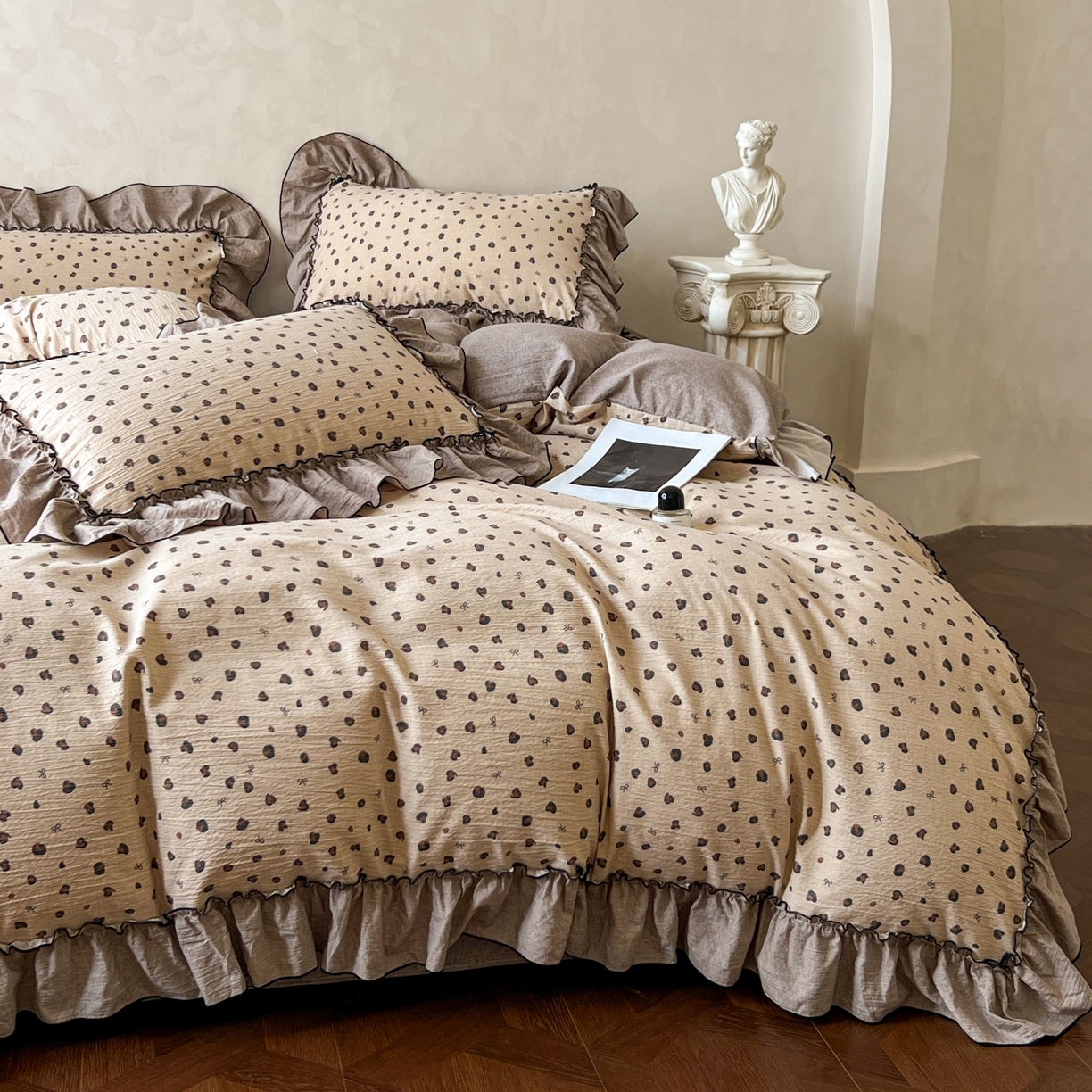 91家纺网 家纺一手货源 找家纺 柔享家（原芷澜家纺） 2025新款秋冬新品A类高克重亚麻复古风原麻棉麻系列四件套 愫影