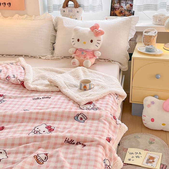 91家纺网 家纺一手货源 找家纺 葡萄家 2025新款A类三丽鸥正版授权少女可爱卡通加厚牛奶绒羊羔绒多功能四季毛毯毯子 绒毛毯-MT三丽鸥粉格牛奶KT