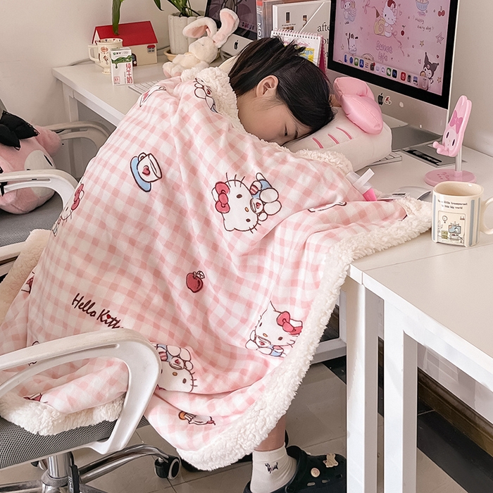 91家纺网 家纺一手货源 找家纺 葡萄家 2025新款A类三丽鸥正版授权少女可爱卡通加厚牛奶绒羊羔绒多功能四季毛毯毯子 绒毛毯-MT三丽鸥粉格牛奶KT