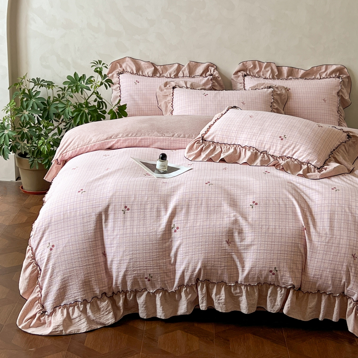 91家纺网 家纺一手货源 找家纺 柔享家（原芷澜家纺） 2025新款秋冬新品A类高克重亚麻复古风原麻棉麻系列四件套 樱梦