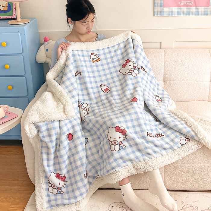 91家纺网 家纺一手货源 找家纺 葡萄家 2025新款A类三丽鸥正版授权少女可爱卡通加厚牛奶绒羊羔绒多功能四季毛毯毯子 绒毛毯-MT三丽鸥蓝格牛奶KT