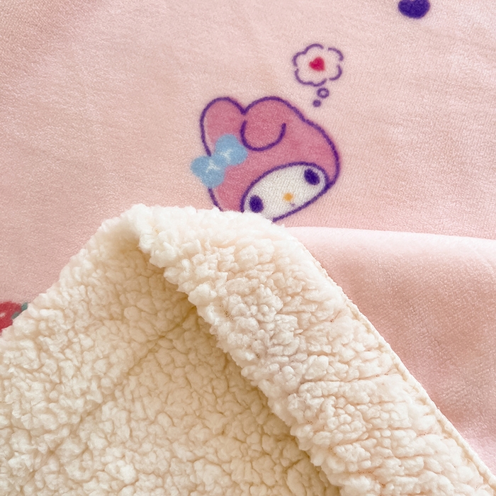 91家纺网 家纺一手货源 找家纺 葡萄家 2025新款A类三丽鸥正版授权少女可爱卡通加厚牛奶绒羊羔绒多功能四季毛毯毯子 绒毛毯-MT三丽鸥草莓美乐蒂