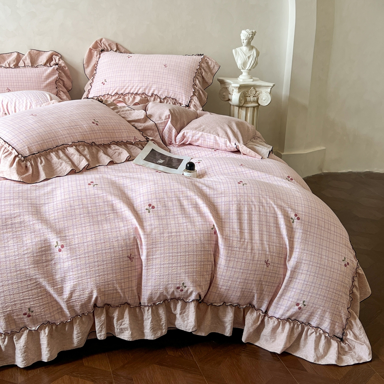 91家纺网 家纺一手货源 找家纺 柔享家（原芷澜家纺） 2025新款秋冬新品A类高克重亚麻复古风原麻棉麻系列四件套 樱梦