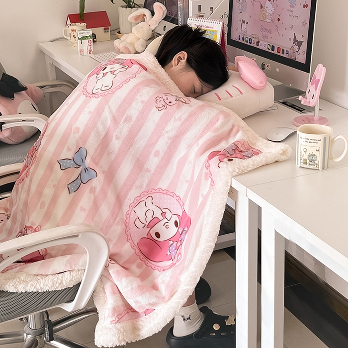 91家纺网 家纺一手货源 找家纺 葡萄家 2025新款A类三丽鸥正版授权少女可爱卡通加厚牛奶绒羊羔绒多功能四季毛毯毯子 绒毛毯-MT三丽鸥粉条美乐蒂